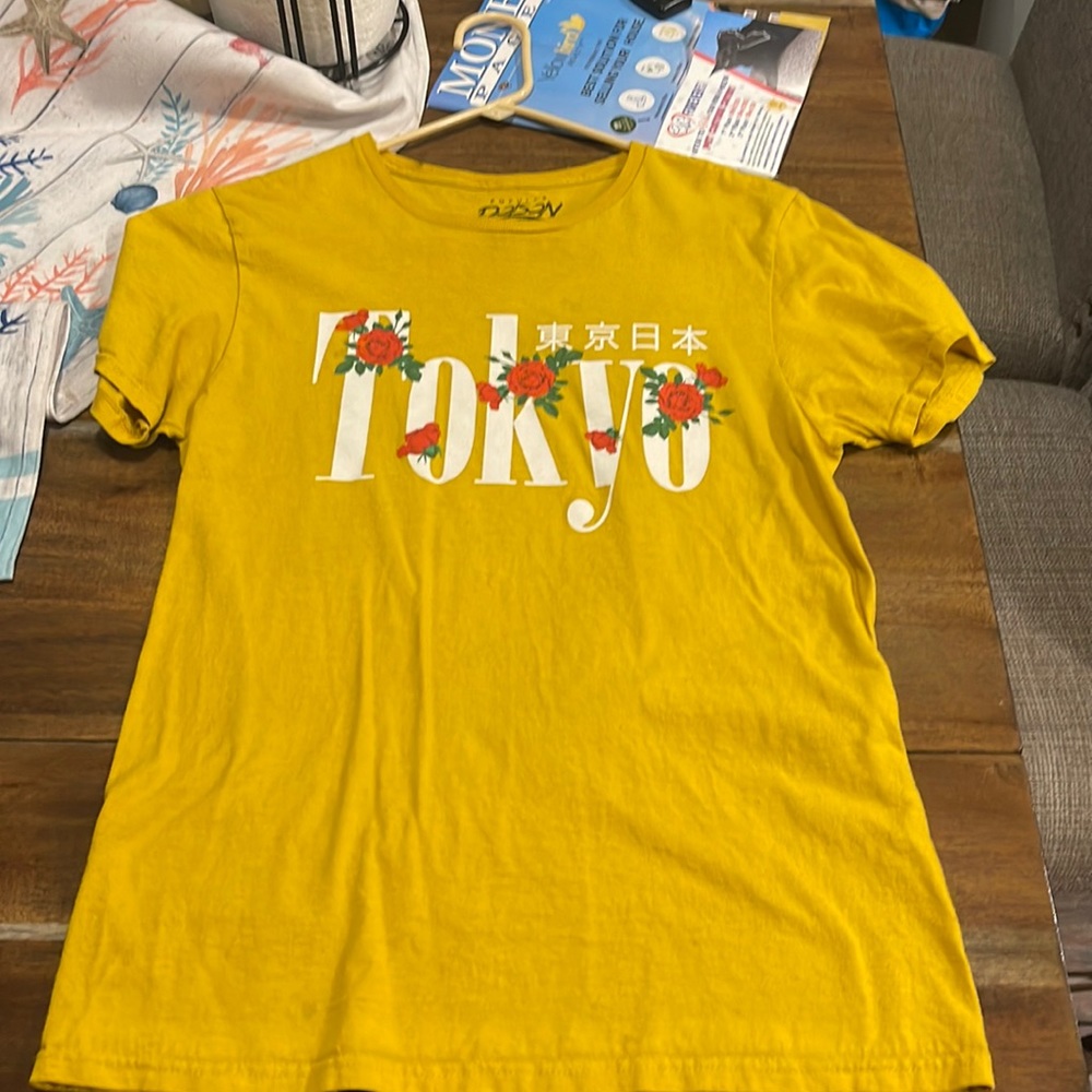 Tee shirt